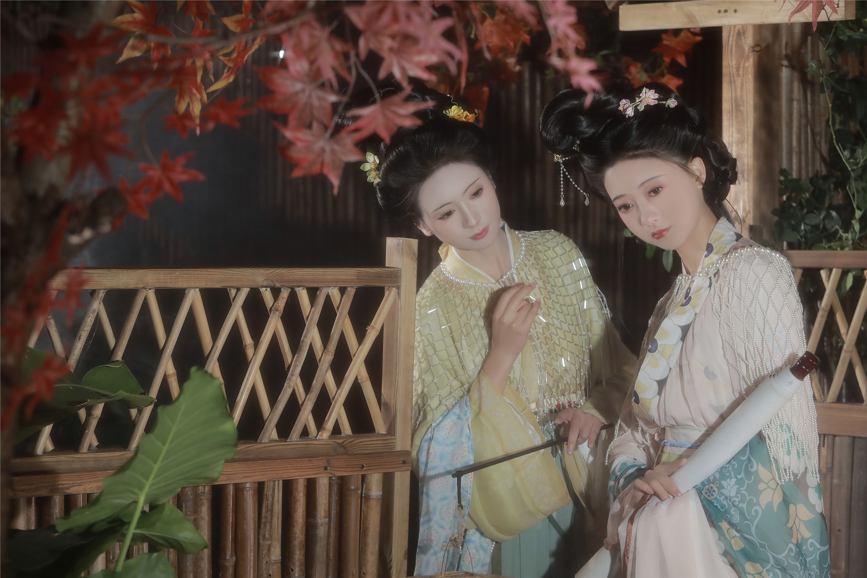 YITUYU艺图语 2025.02.06 眉目自成诗三百，鬓如春风裁 一固美撇捺